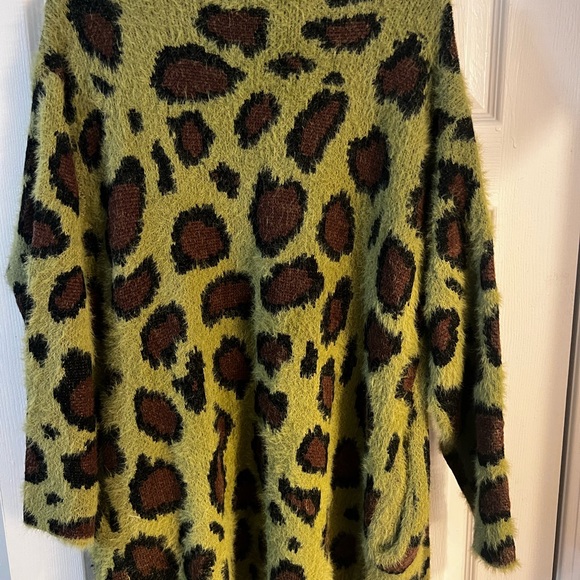 Umgee cardigan green animal print - Picture 2 of 3